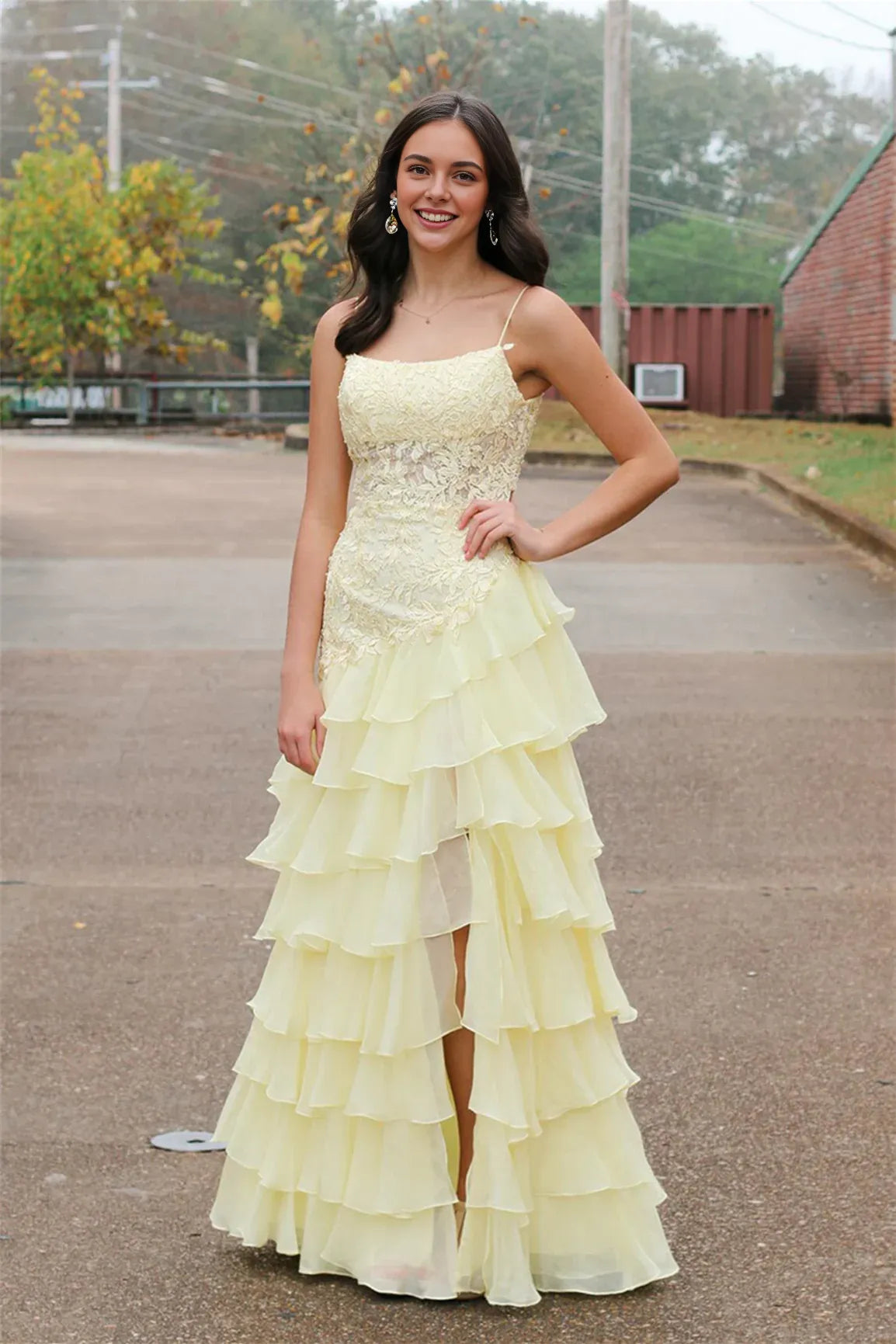 Vestido Weitese con escote cuadrado, apliques amarillos, largo escalonado, vestido de fiesta